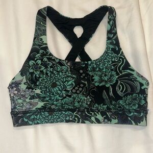 Lululemon green sports bra
